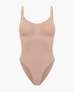 Siluettia muokkaava muotoilubody alushousuilla