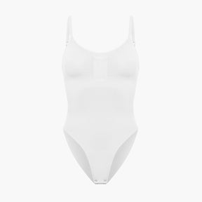 Siluettia muokkaava muotoilubody alushousuilla