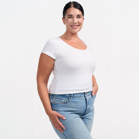 Siluettia muokkaava muotoilubody alushousuilla