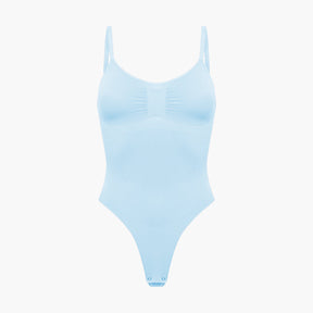 Muotoileva body stringillä