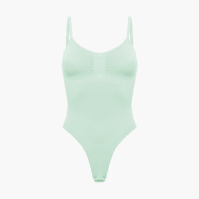 Muotoileva body stringillä