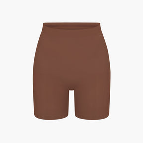 Korkeavyötäröiset muotoilevat shortsit